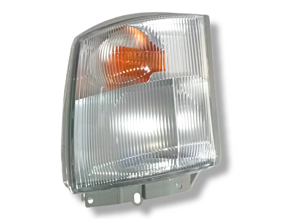 COCUYO LUZ CRUCE IZQUIERDO TOYOTA DYNA / HINO 300 2009 AL 2010