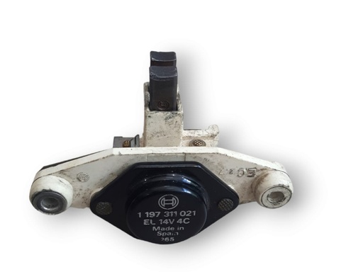 [1197311021] REGULADOR ALTERNADOR TIPO BOSCH 12 VOLTIOS IVECO DAILY MOD. VIEJO / VOLKSWAGEN