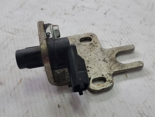 [504048261-US] SENSOR ARBOL DE LEVA  CON BASE IVECO 70C16 "USADO"